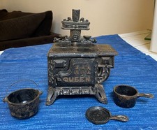 Queen Vintage Black Cast Iron Miniature Dollhouse Toy Stove Pots  Pans 39B