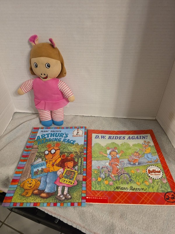 Arthur Books Featuring D.W.  6 In Plush (2024) I Can Read  By Marc Briwn 1990s