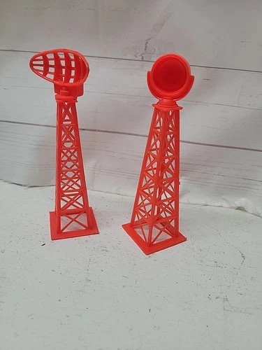 Marx Airport Playset Search Light and Antenna Plastic Accessories