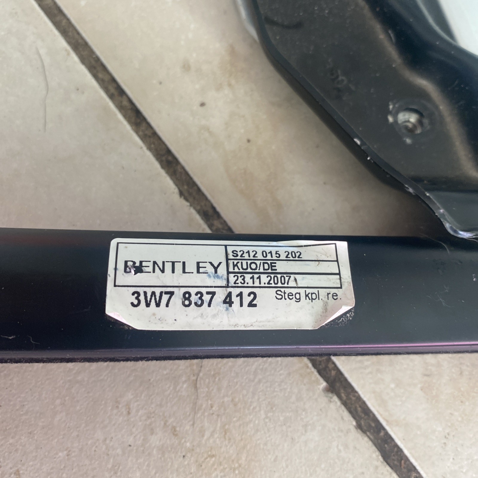 2007-2010 BENTLEY CONTINENTAL GTC FRONT RIGHT DOOR QUARTER VENT WINDOW GLASS OEM