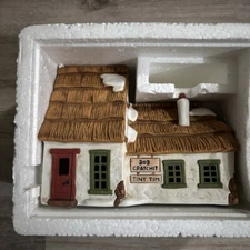 Department 56 Dickens COTTAGE OF BOB CRATCHIT & TINY TIM #6500-5