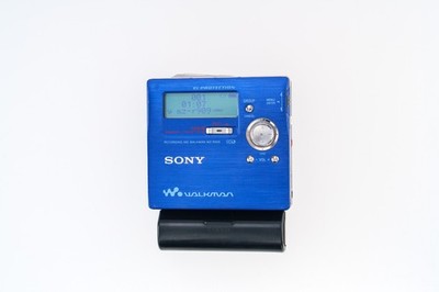 Sony MDウオークマン MZ-R909 Sony MZ-R909 MD Minidisc Walkman w/AA sidecar (Blue) [DEMO / PLAYS