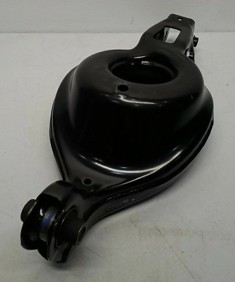 Brazo de control de suspensión trasera original Honda 52350-STX-A01 - inferior derecho trasero Foto 4 de 4