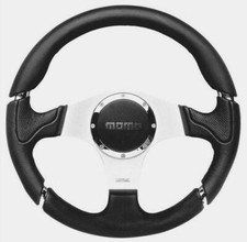Volante 350mm in vera pelle nera Momo Millennium, finiture cromate.