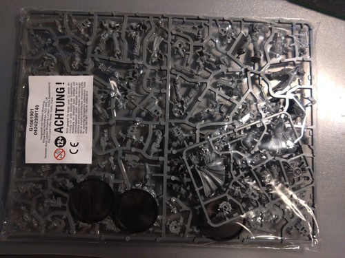 Warhammer 40K Chaos Space Marines – Hexer & 10 Legionäre – Neu & OVP (ohne Bauan - Bild 2 von 2