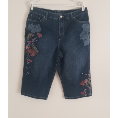 Gloria Vanderbilt All Around Slimming Effect Embroidered Amanda Capris Jeans  14P | eBay