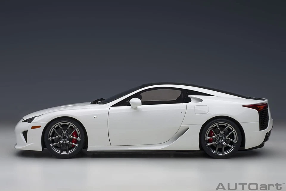 AUTOart 1 18 Lexus LFA Whitetest white Black carbon Model Car Japan - Image 3 of 4