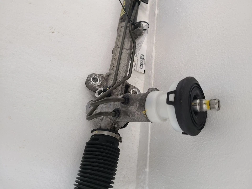 2010-2013 KIA FORTE Steering Gear Power Rack Pinion Hydraulic 577001M500 Foto 3 de 4