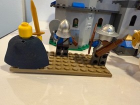 LEGO Castle: King's Castle (70404). 99% complete. Good Condition.