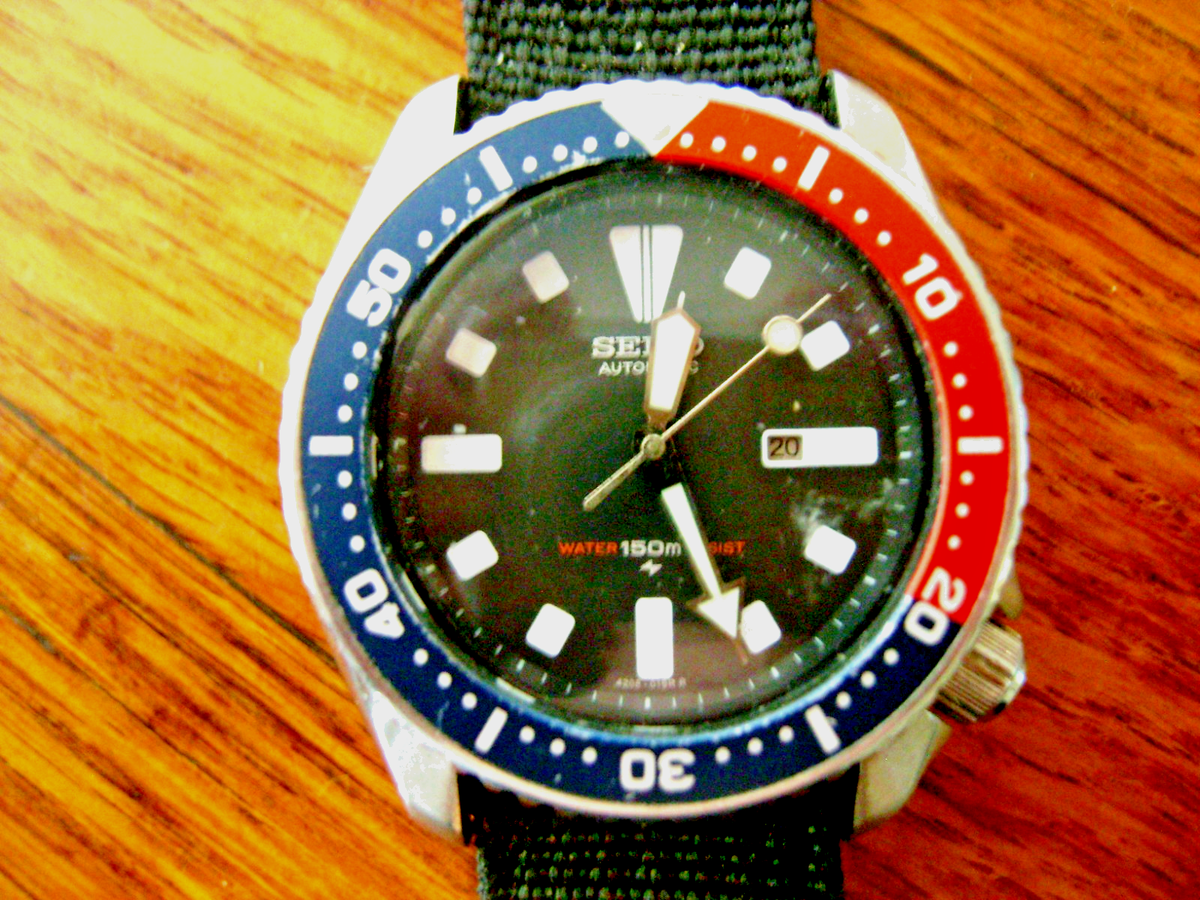 Men's great looking automatic Seiko Pepsi Diver 4205-015B 150 M