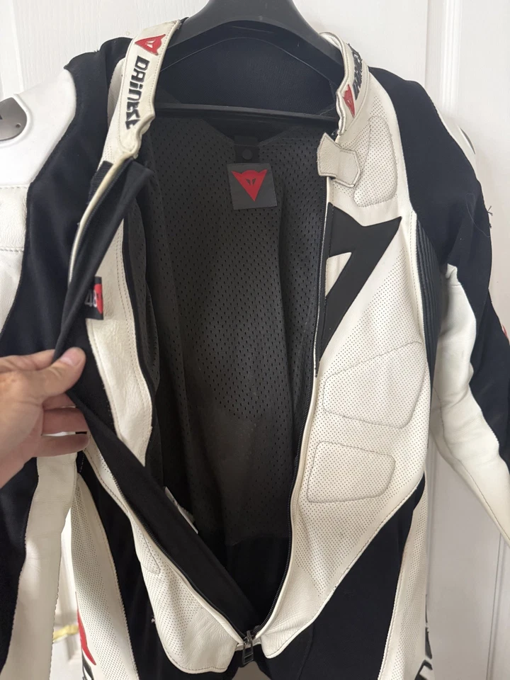 Dainese Laguna Seca 5 Perforated Race Suit WHITE/BLACK Euro Size 48 like new - Image 4 of 4