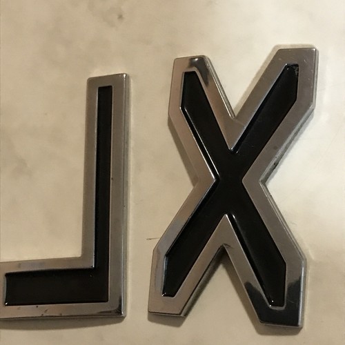 USED SEAT ALTEA XL, 2007 YEAR REAR LETTERS. Small Line On X Not Cracked - Picture 12 of 15