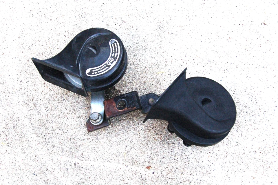 Volvo 240 bocinas dobles Foto 2 de 2