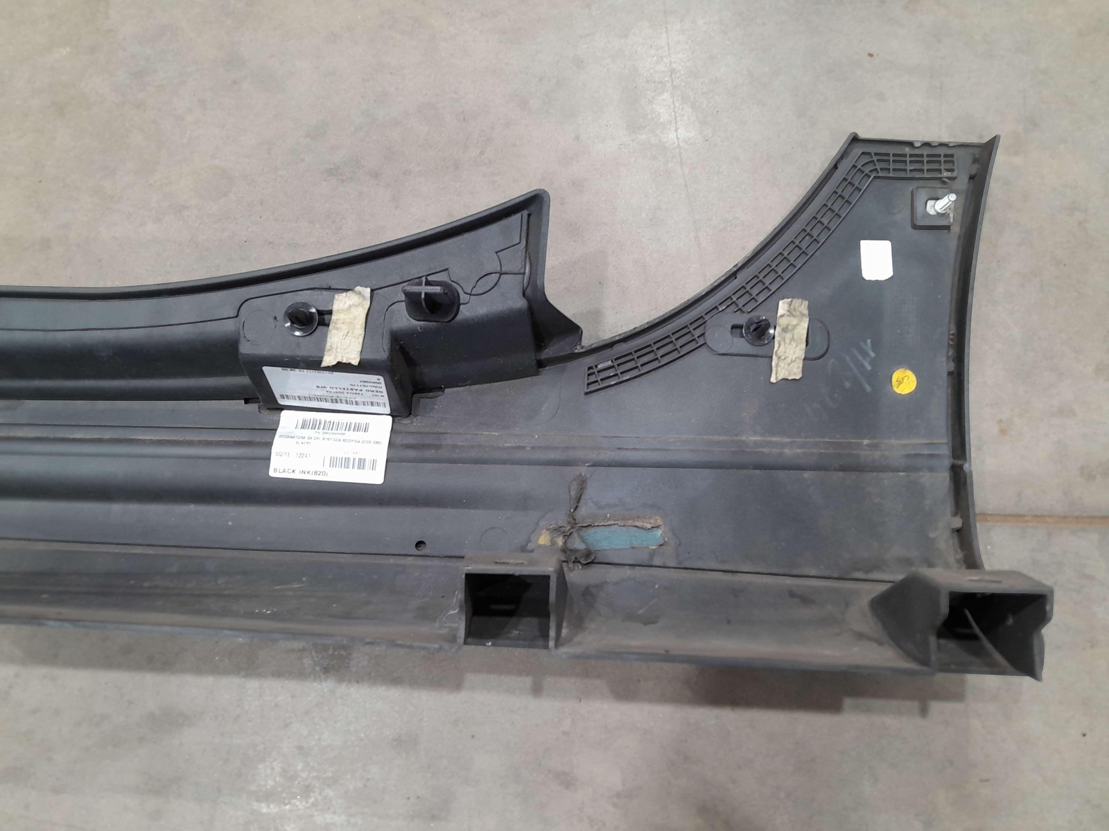 14-24 Maserati Ghibli Rocker Molding Side Skirt Right Passenger Side OEM