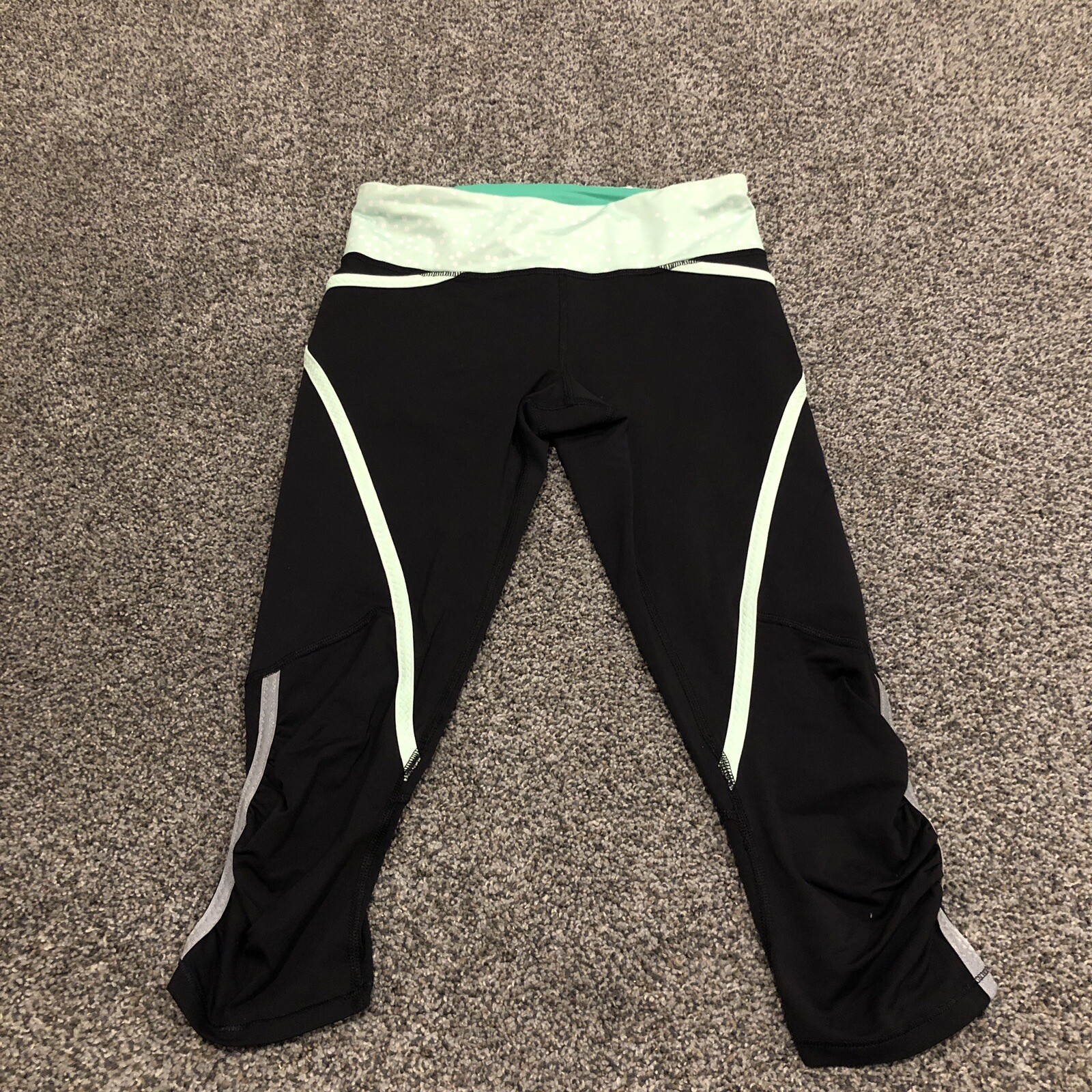 Lululemon Pants Womens 2 Black Capri 17" Run Inspire Gym Training Zip Pocket