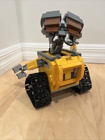 LEGO Wall-E (NOT REAL LEGO) Missing 2 Pieces Good Condition. No Box