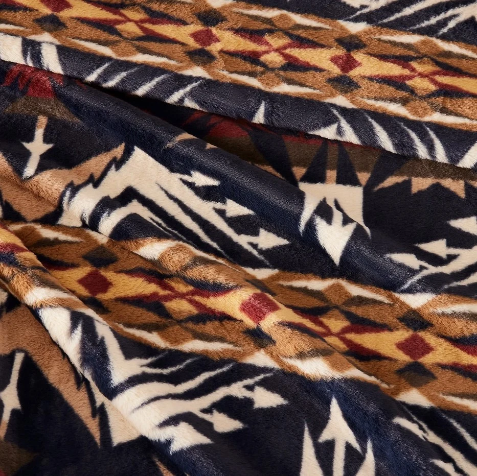 Pendleton Faux Fur Luxe Blanket QUEEN 98 in. x 92 in. Echo Peaks Polyester New - Image 3 of 4