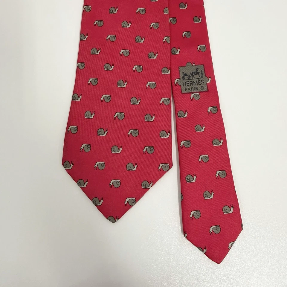 Corbata para hombre Hermes caracoles rojo y gris satinado seda 7207 UA 3,25" (W) x 56,5" (L) guc Foto 2 de 4