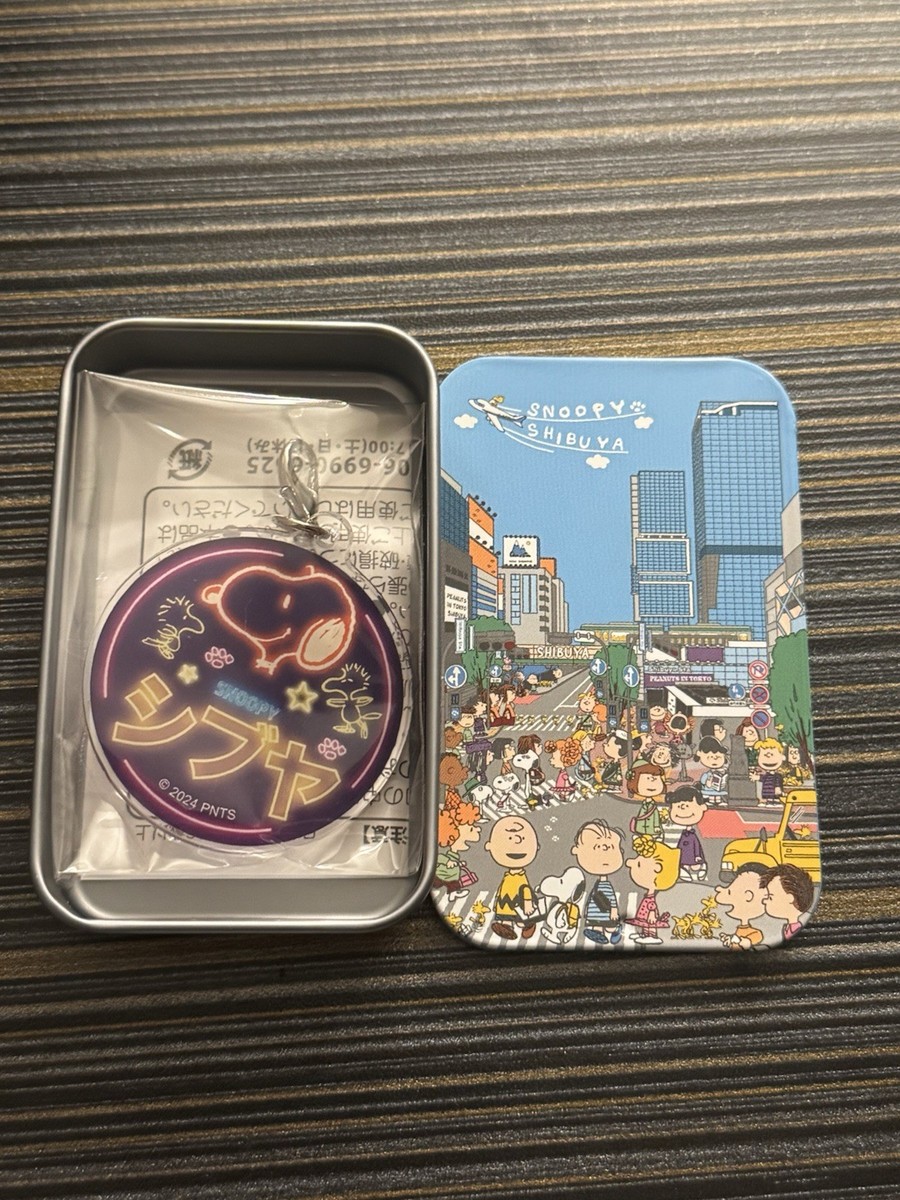 Japan Shibuya Peanuts Snoopy Brand New Keychain and Tin Case