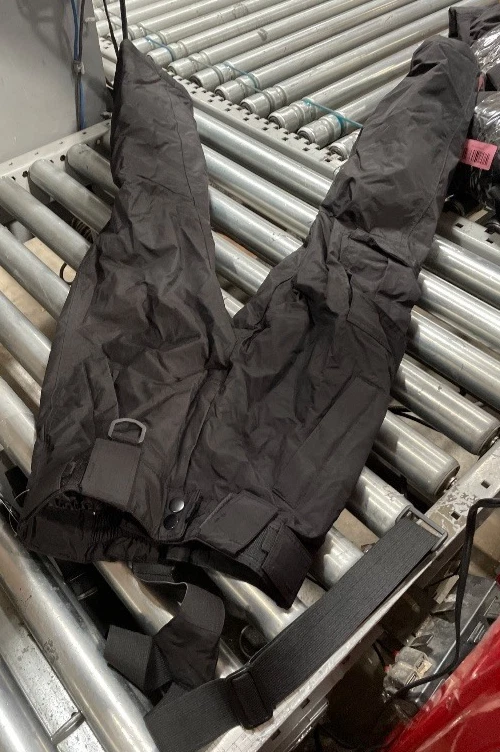 Womens Unisex Sports essentials black snow pants size 10