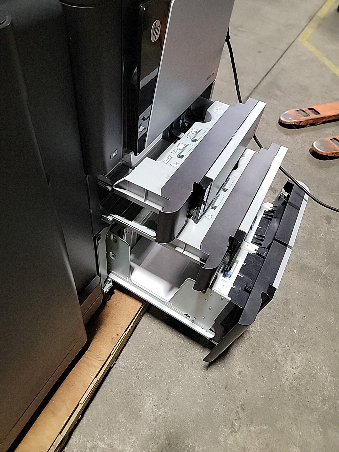 HP LaserJet Enterprise Flow Mfp M830 Workgroup printer w/staple stacker