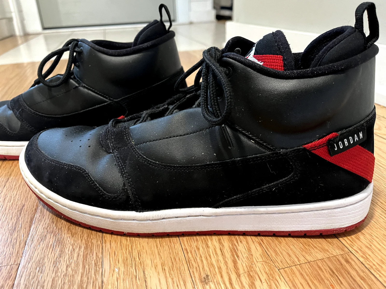 Taglia 12 Jordan Fadeaway bianco e nero