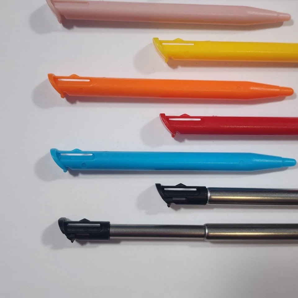 Nintendo 'Nuevo' 2DS XL Stylus NUEVO, ALTA CALIDAD, Elige Color, Compra 2 Consigue 1 Gratis Foto 4 de 4