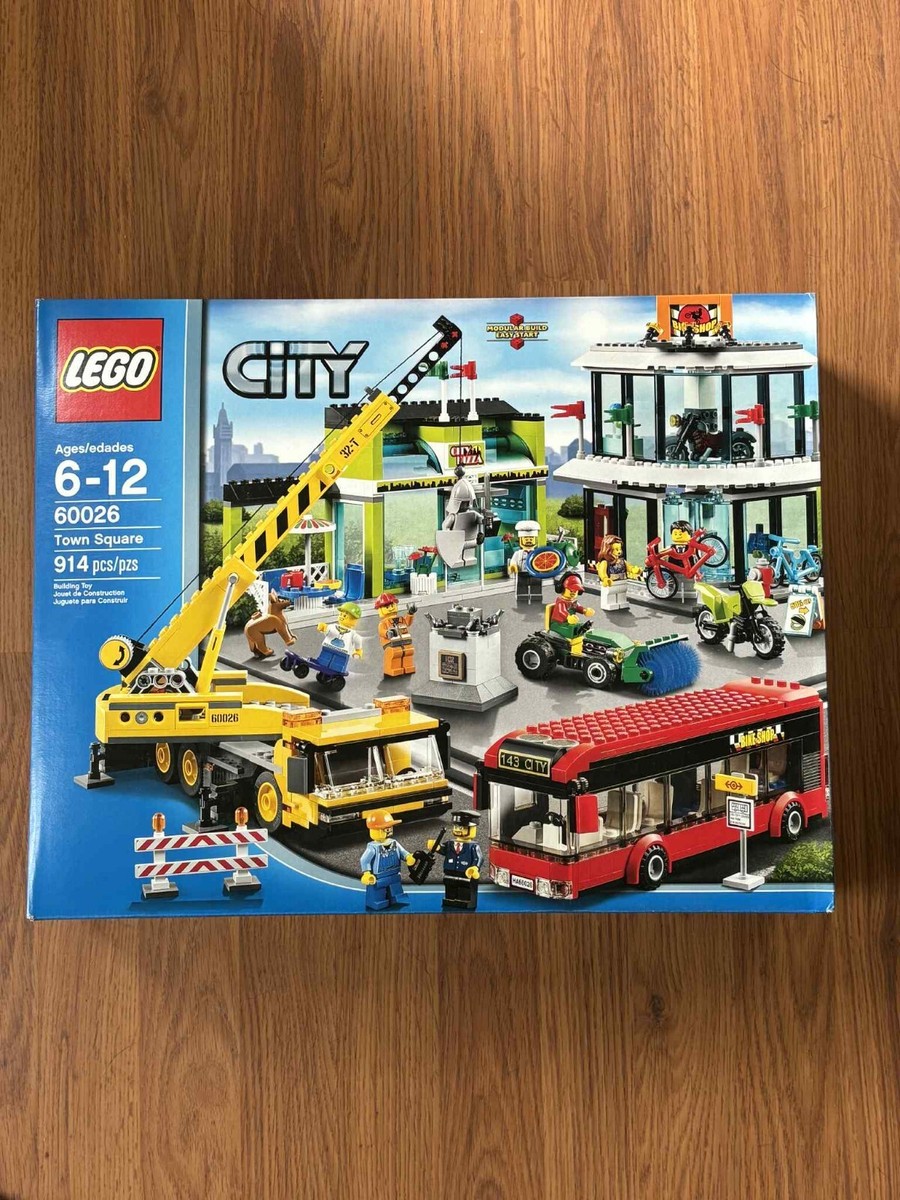 Speed Build Lego City Main Square 2022 LEGO CITY: Town Square