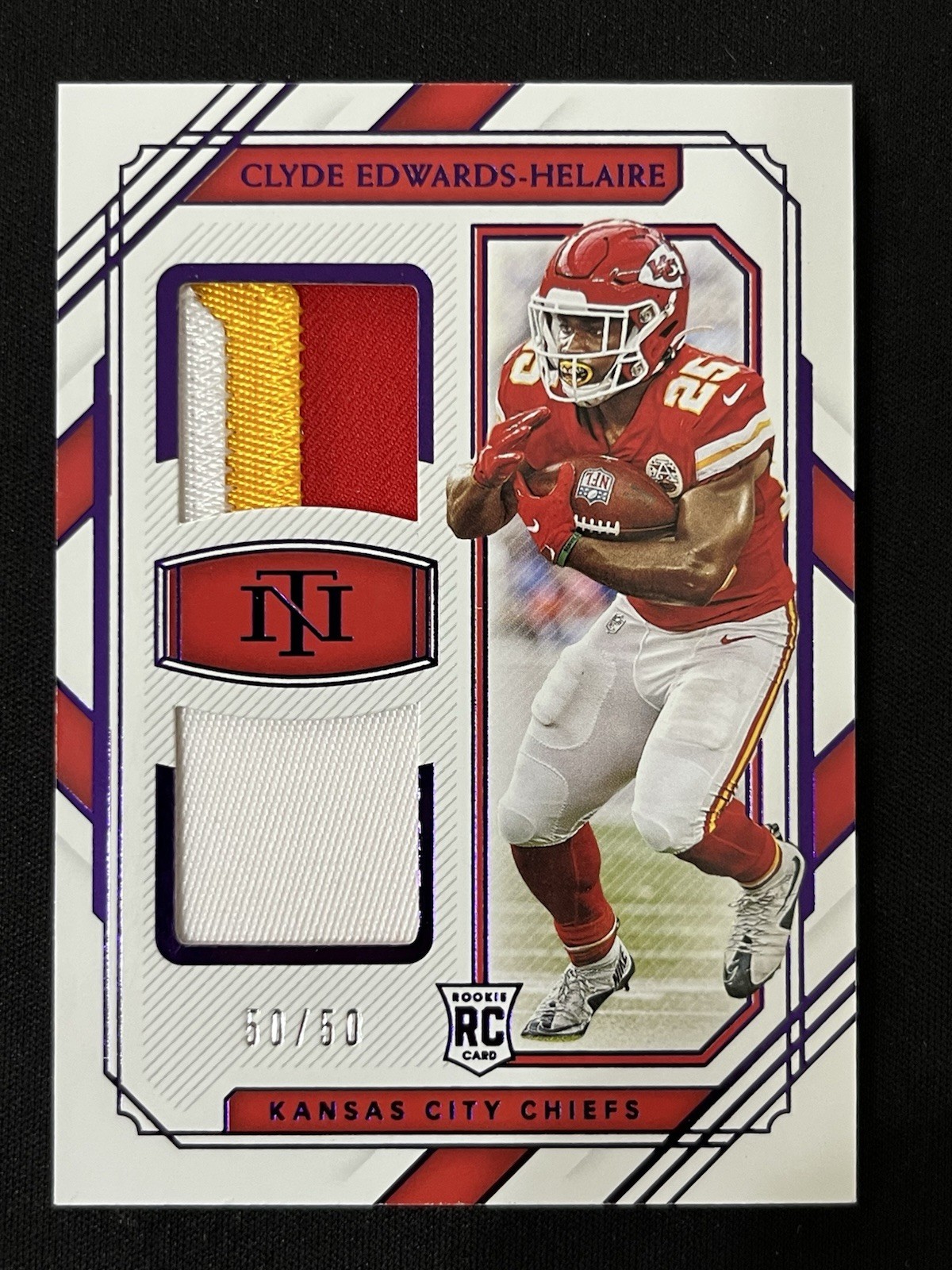 Clyde Edwards-Helaire Panini National Treasures Rookie Material Signatures #CEH Holo Silver