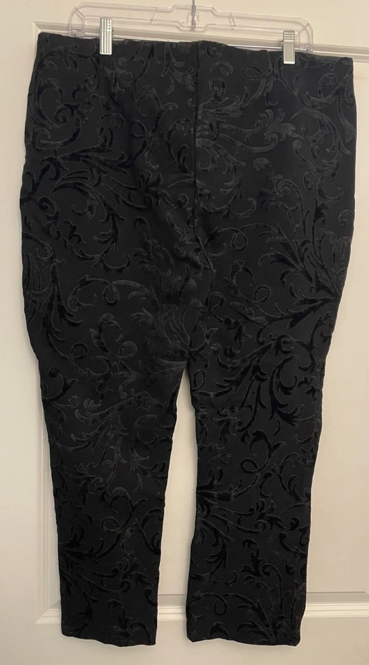 Pantalones al tobillo negros flocados flocados flocados florales oscuros Chicos para mujer talla 3 (16) Foto 4 de 4