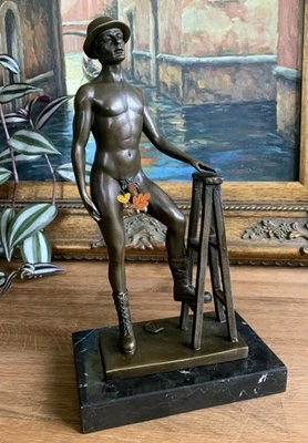 Bronzefigur Mann 26 cm Erotik Bronze Männlicher Akt Athlet Skulptur Bauarbeiter  - Bild 1 von 4