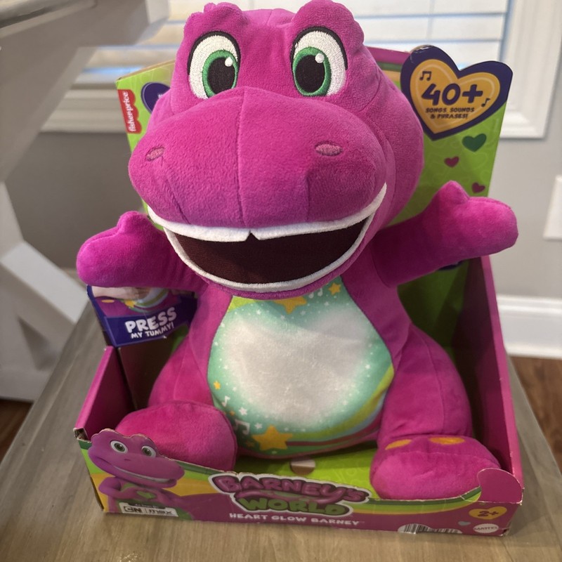 Barney's World Heart Glow Barney Plush Toy with Music & Lights New in box