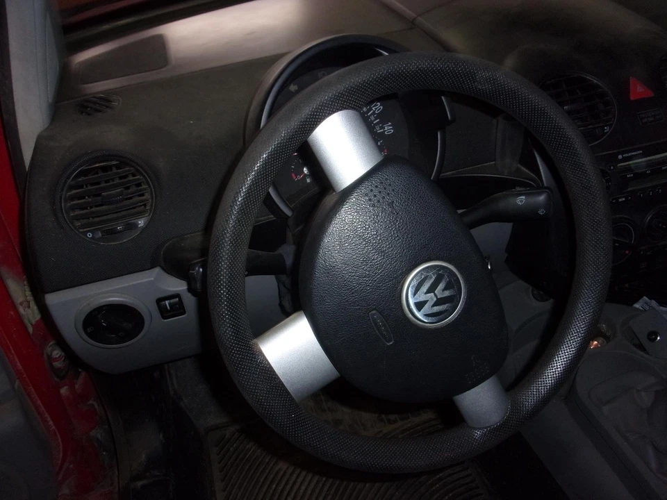 Used Front Left Door Assembly Front fits: 2005 Volkswagen Beetle electric Front Foto 4 de 4