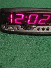 RadioShack Model 63-960 Digital LOUD Alarm Clock, Large Display Works 