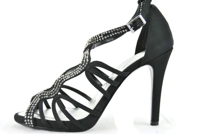 caparros shoes black