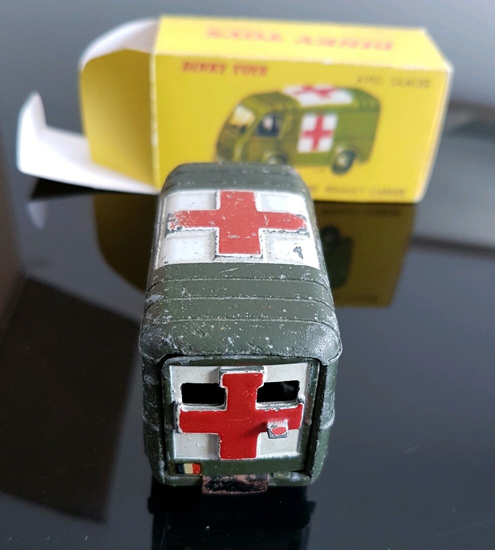 1/43ième - DINKY TOYS - n°80F - AMBULANCE MILITAIRE