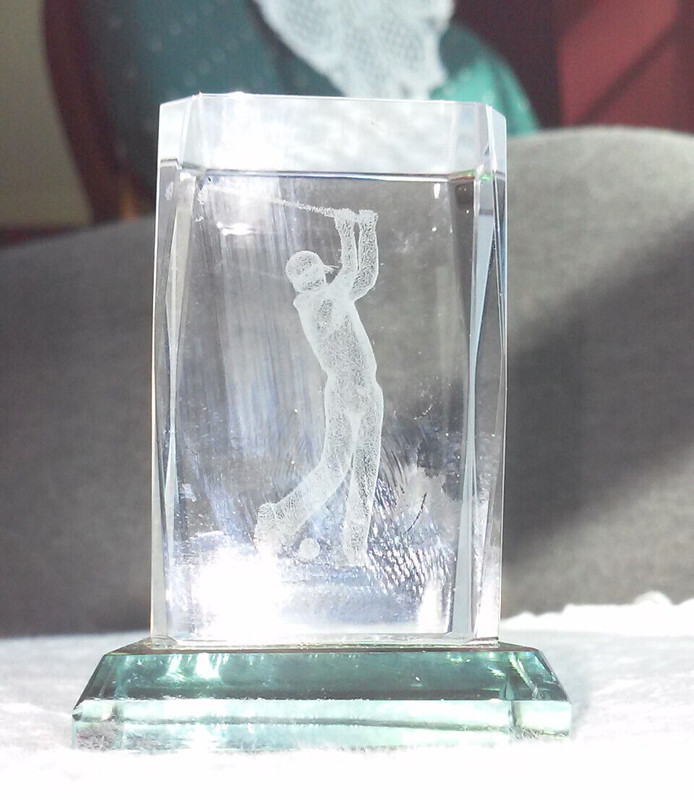 3D Male Golfer in Glass. Glass clear. NEW. Ht 2"