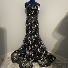 Betsy  Adam Black And White Floral Mermaid Gown Size 2