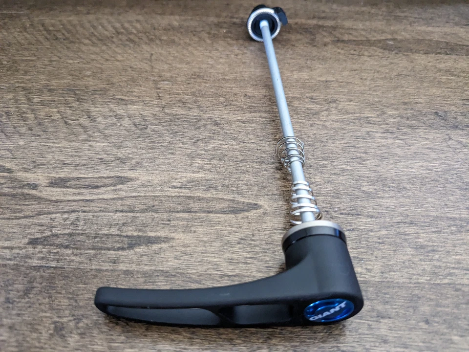 New Giant / DT Swiss RWS Road REAR ONLY Quick Release Skewers - QR - 130mm - Image 2 of 4