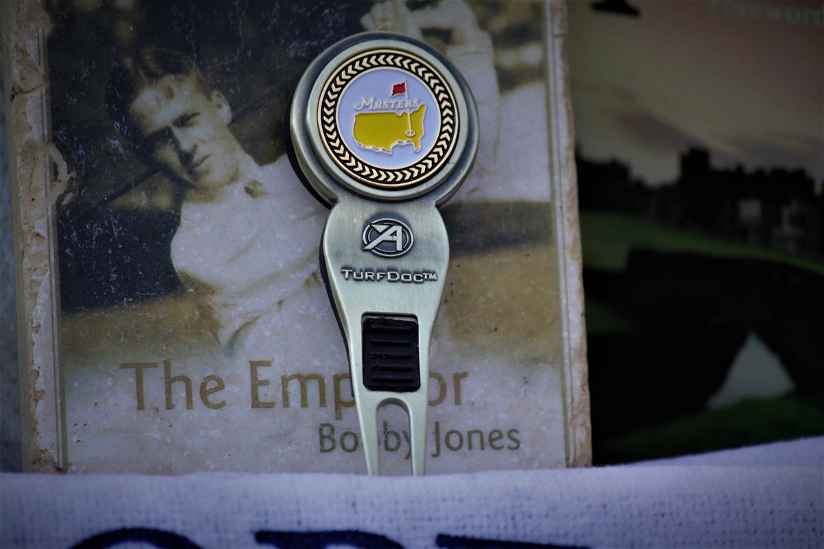 The Masters Divot Tool & Masters Black Trim BM - Ahead Brass Divot