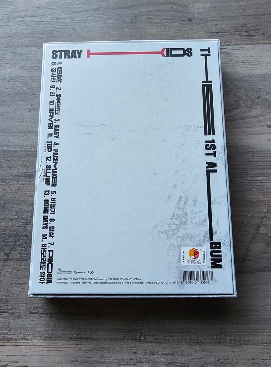 Stray Kids GO生 (GO LIVE) I.N Signed Album (Autographed Stray Kids GO生 (GO LIVE) I.N Signed Album (Autographed