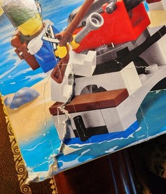 LEGO Pirates: Soldiers Fort (70412)  Retired. NIB (See Description)