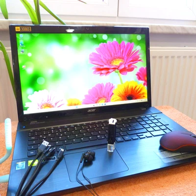 Acer V3 772 POWER 17Zoll FULLHD l 16GB RAM NEU l 1TB SSD Windows 11 GTX 4GB HDMI - Bild 1 von 4