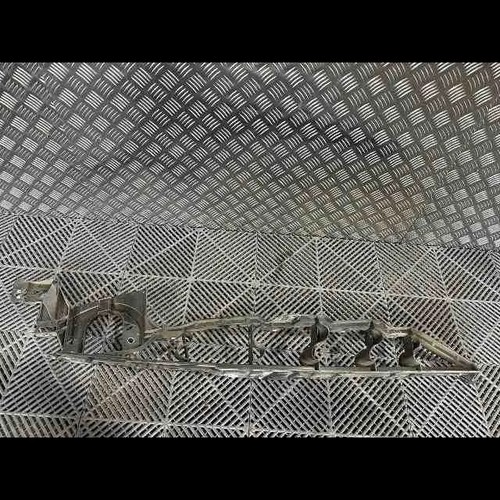 BMW X5 E70 Kotflügelhalter vorne rechts 7157990 4.00 Diesel 225kw 2010 32455293