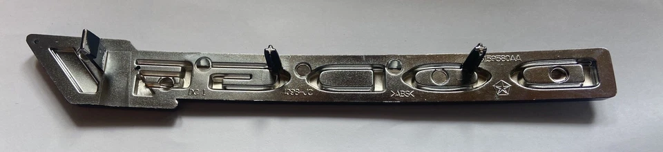 12-20 DODGE JOURNEY PARRILLA EMBLEMA PLACA DE IDENTIFICACIÓN CON RAYAS MOPAR 68159580AA Foto 3 de 4