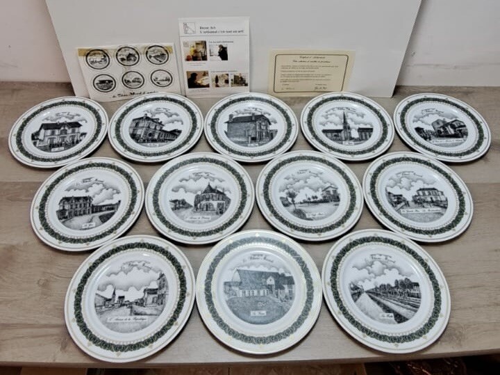 Assiettes Le Blanc-Mesnil par D. Hélaut : vaisselle vintage en porcelaine de collection