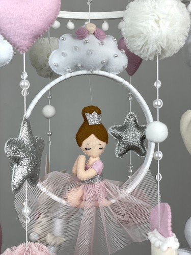 Bambina mobile principessa culla mobile regalo boho feltro appeso bambina asilo nido mobile - Foto 3 di 9