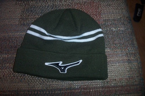 BRAND NEW Mizuno Beanie Winter hat deal 