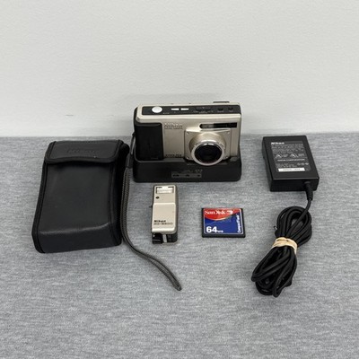 Nikon Coolpix 600 Digital Camera W/ SB-E600 Flash