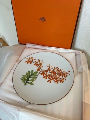 HERMES 花と蝶のラウンドプレート s-l400.jpg